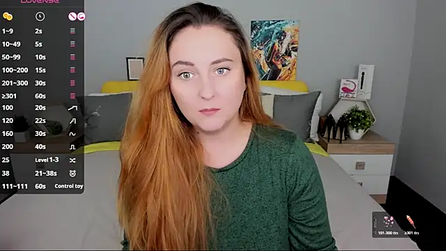 Snapshot of BabeLessi chatting on 11.30.25 BabeLessi online show from 11.30.25