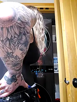 LilyOrion online show from 02.06.25