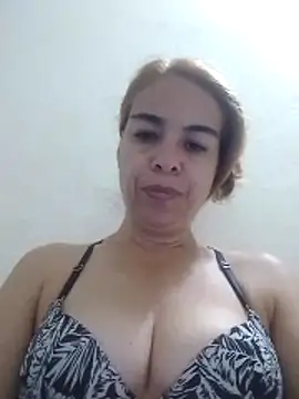 Snapshot of mari657 chatting on 04.22.26 mari657 online show from 04.22.26