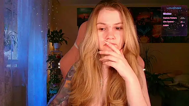 Snapshot of GoodWitch_ chatting on 10.16.25 GoodWitch online show from 10.16.25