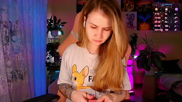 Snapshot of GoodWitch_ chatting on 12.02.25 GoodWitch online show from 12.02.25