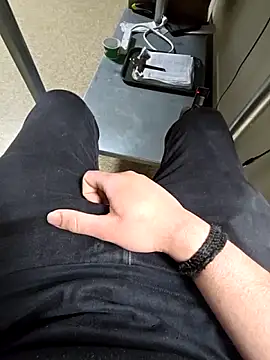 vikki432 online show from 02.23.26