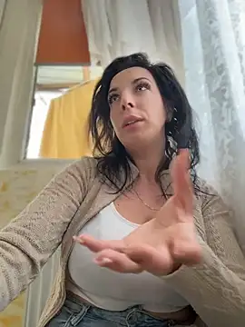 Almmaxxxx online show from 04.10.26