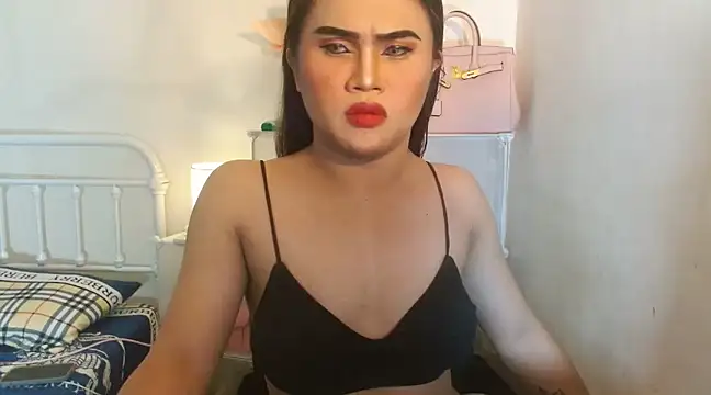 Snapshot of JustineBIGCUM chatting on 03.04.25 JustineBIGCUM online show from 03.04.25