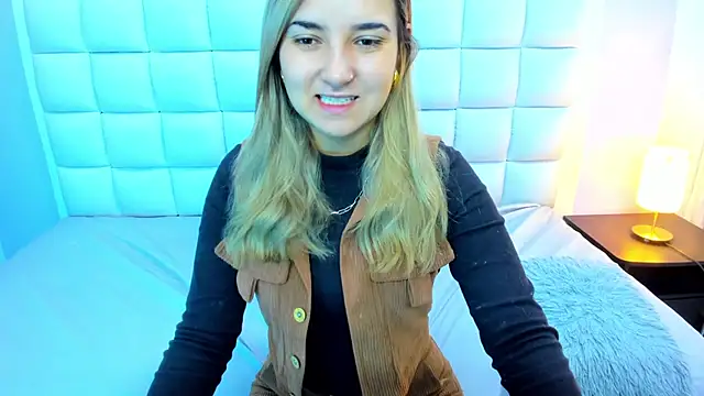 Snapshot of teresasroom_ chatting on 11.08.25 teresasroom online show from 11.08.25