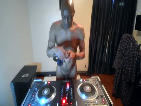 Snapshot of longdick4you8686 chatting on 12.25.24 longdick4you8686 online show from 12.25.24