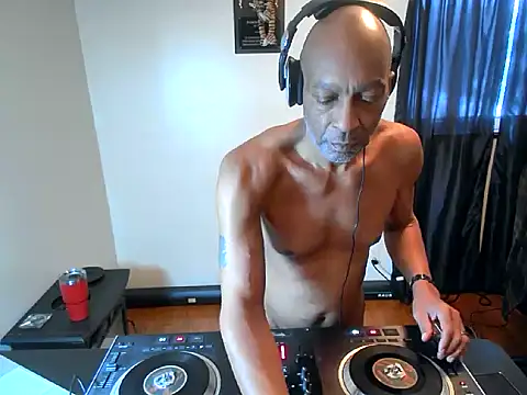 Snapshot of longdick4you8686 chatting on 01.23.25 longdick4you8686 online show from 01.23.25