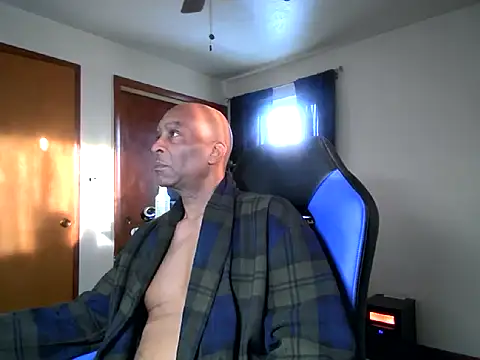 Snapshot of longdick4you8686 chatting on 03.10.25 longdick4you8686 online show from 03.10.25