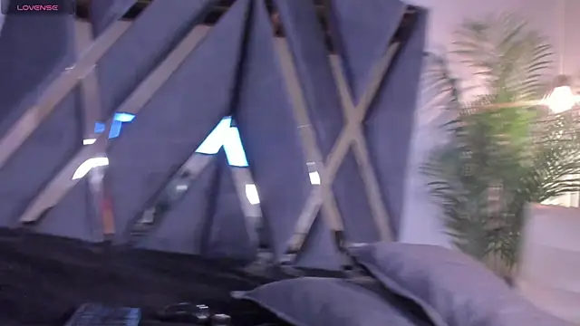 alessandra wells online show from 01.10.25