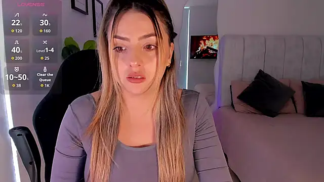 Snapshot of AmyWood chatting on 06.18.26 AmyWood online show from 06.18.26