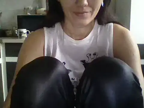 Snapshot of Katesweetkate chatting on 12.16.24 Katesweetkate online show from 12.16.24