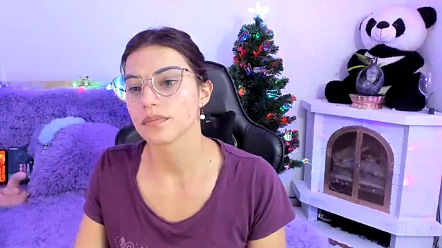 Snapshot of Arenne_rouse chatting on 12.31.24 Arenne rouse online show from 12.31.24