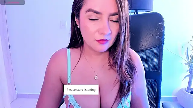 Snapshot of MaggieBrownn chatting on 09.23.25 MaggieBrownn online show from 09.23.25