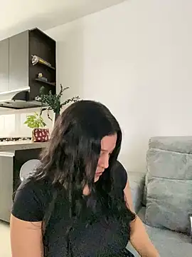 Snapshot of MarcellaGriffin chatting on 01.18.25 MarcellaGriffin online show from 01.18.25