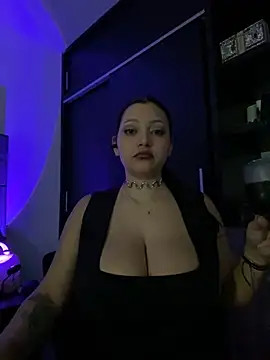 Snapshot of MarcellaGriffin chatting on 01.24.25 MarcellaGriffin online show from 01.24.25