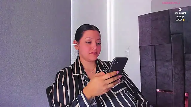 Snapshot of MarcellaGriffin chatting on 01.25.25 MarcellaGriffin online show from 01.25.25