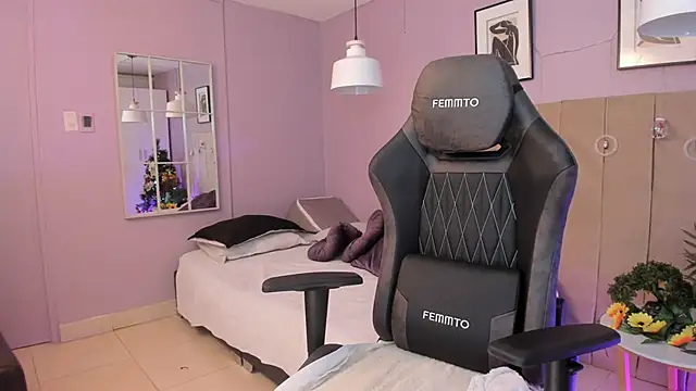 Inndrahot online show from 12.28.24