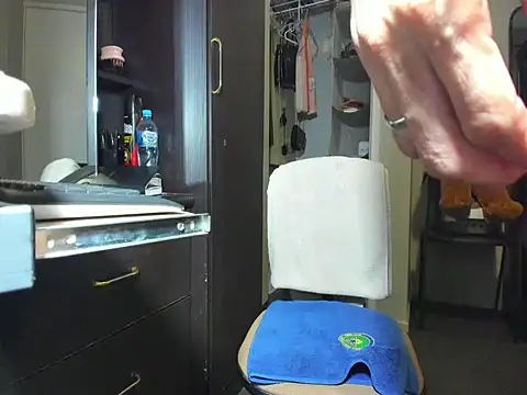 Angelchezcka online show from 04.07.26