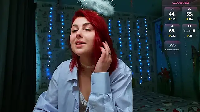 SmokyRose online show from 02.15.25