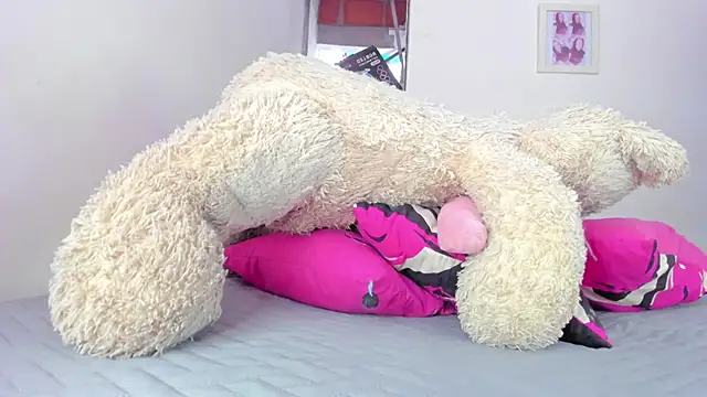 briitany hot online show from 12.17.25