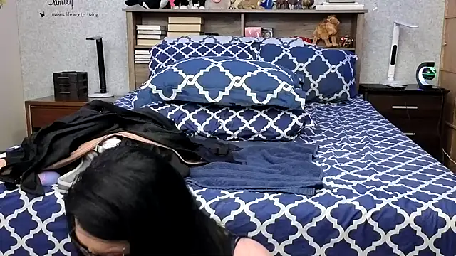 Rayna online show from 02.21.25