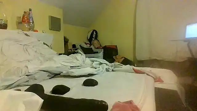 Snapshot of londonfuckwhore chatting on 12.02.24 londonfuckwhore online show from 12.02.24
