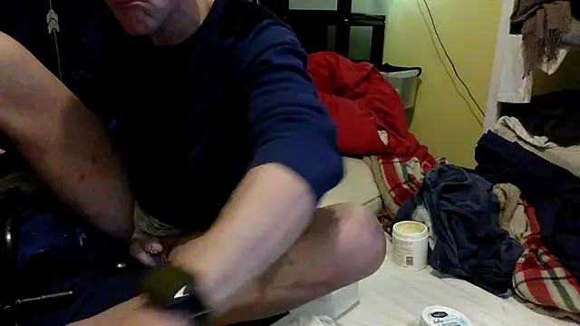 Snapshot of londonfuckwhore chatting on 12.01.25 londonfuckwhore online show from 12.01.25