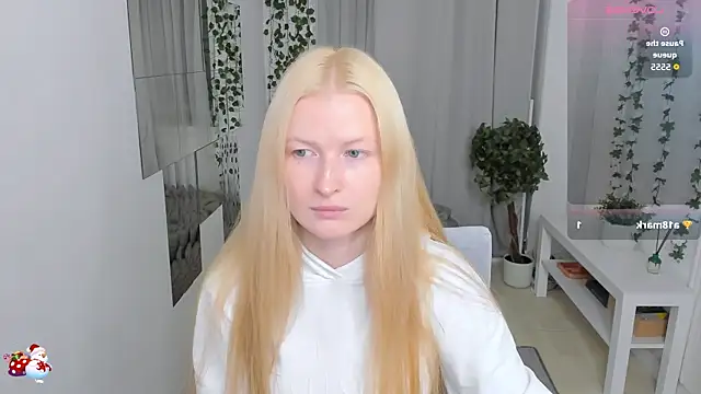 Laly Peach online show from 07.21.26