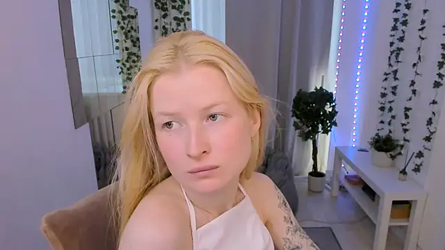 Laly Peach online show from 07.29.26