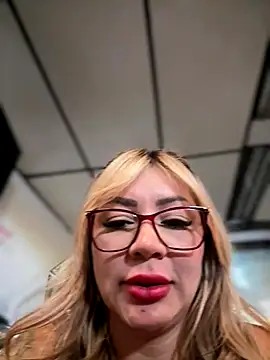 Snapshot of DIANITA_1988 chatting on 10.16.25 DIANITA 1988 online show from 10.16.25