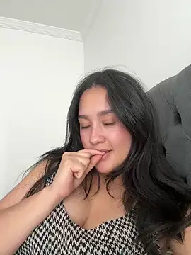 Nina lovi online show from 12.08.24