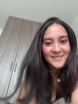 Snapshot of Nina_lovi chatting on 04.17.26 Nina lovi online show from 04.17.26