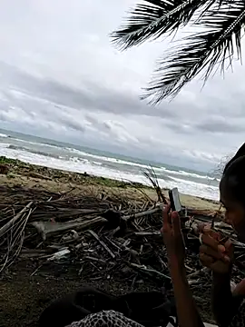 Snapshot of Luna-Natural chatting on 10.24.25 Luna-Natural online show from 10.24.25