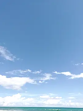 Snapshot of Luna-Natural chatting on 11.19.25 Luna-Natural online show from 11.19.25