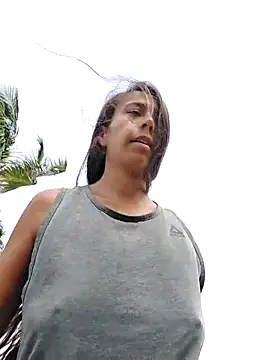 Snapshot of Luna-Natural chatting on 11.29.25 Luna-Natural online show from 11.29.25