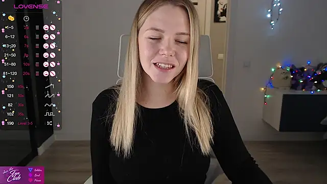Snapshot of Emma_Bryan chatting on 12.11.24 Emma Bryan online show from 12.11.24