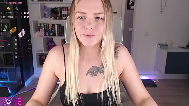 Snapshot of Emma_Bryan chatting on 09.09.25 Emma Bryan online show from 09.09.25