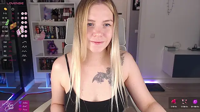 Snapshot of Emma_Bryan chatting on 10.03.25 Emma Bryan online show from 10.03.25