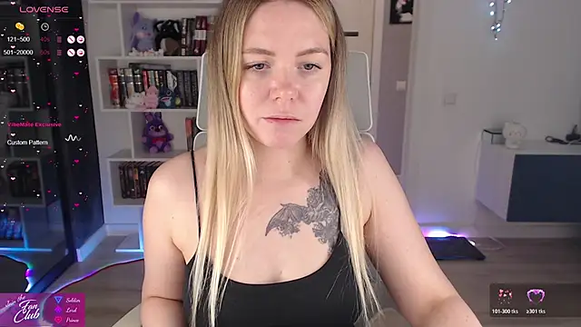 Snapshot of Emma_Bryan chatting on 11.21.25 Emma Bryan online show from 11.21.25