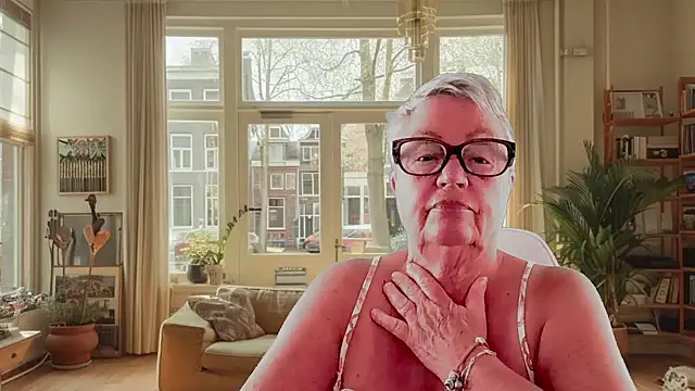 Snapshot of GrannyChrissy68 chatting on 02.04.26 GrannyChrissy68 online show from 02.04.26