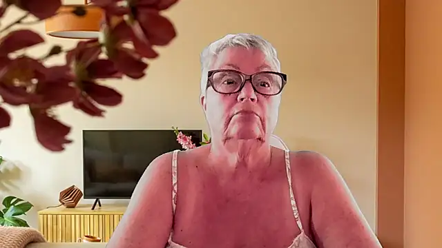 Snapshot of GrannyChrissy68 chatting on 02.07.26 GrannyChrissy68 online show from 02.07.26