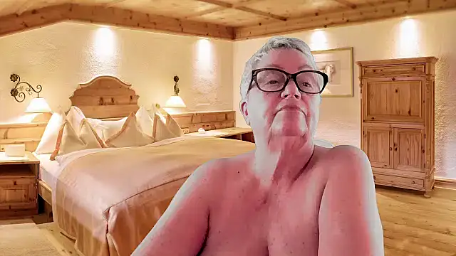 Snapshot of GrannyChrissy68 chatting on 02.20.26 GrannyChrissy68 online show from 02.20.26