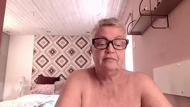 Snapshot of GrannyChrissy68 chatting on 02.28.26 GrannyChrissy68 online show from 02.28.26