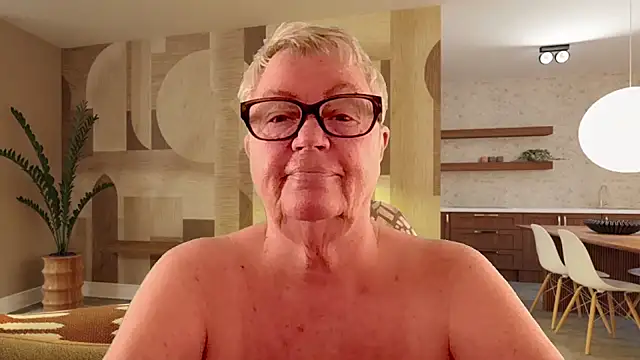 GrannyChrissy68 online show from 04.03.26