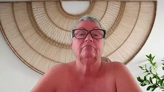 GrannyChrissy68 online show from 05.13.26