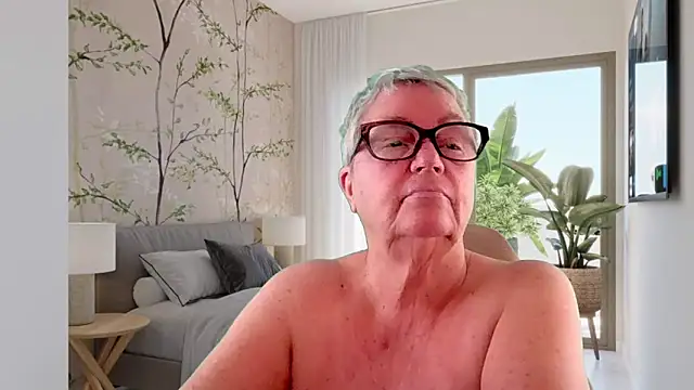 Snapshot of GrannyChrissy68 chatting on 06.17.26 GrannyChrissy68 online show from 06.17.26