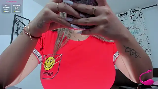 Snapshot of sweetfabianaxl chatting on 03.22.25 sweetfabianaxl online show from 03.22.25