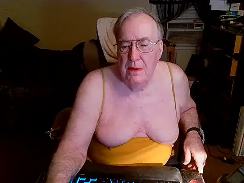 Snapshot of Toastir chatting on 12.17.24 Toastir online show from 12.17.24