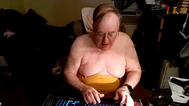 Snapshot of Toastir chatting on 12.19.24 Toastir online show from 12.19.24