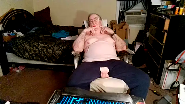 Snapshot of Toastir chatting on 12.24.24 Toastir online show from 12.24.24